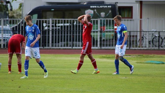 TAMPEN AV VÅRSESONGEN: Robin Moheim fortvilar over ein misbrukt sjanse mot Hødd 2, som dei spelte uavgjort mot i siste kampen av vårsesongen. Arkiv