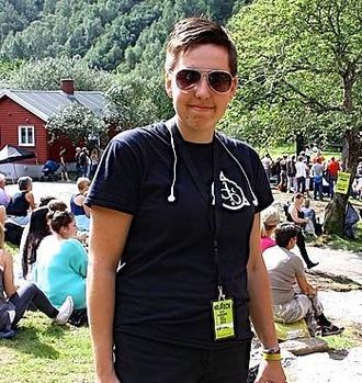 REKORDSAL: Festivalsjef Katrine Clausen Fredheim under fjorårets festival. Arkivfoto
