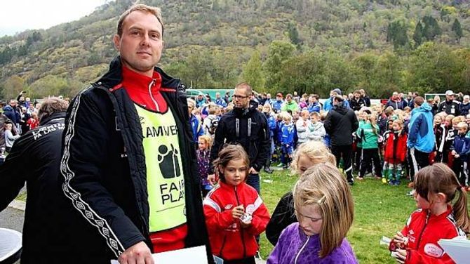 NØGD: Arrangøransvarleg Robert Elgåen var nøgd med korleis knøtteturneringa i Lærdal gjekk.