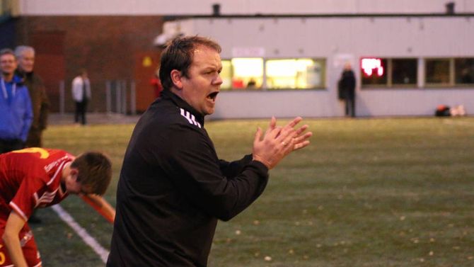 NØGD: Årdal-trenar Ivan Øy var svært nøgd med karane sine etter 4-1 mot Hødd 2.