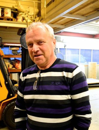 NØGD: Willy Jensen er godt nøgd med å sikre seg Haugane som tilsett i bedrifta på Årdalstangen.