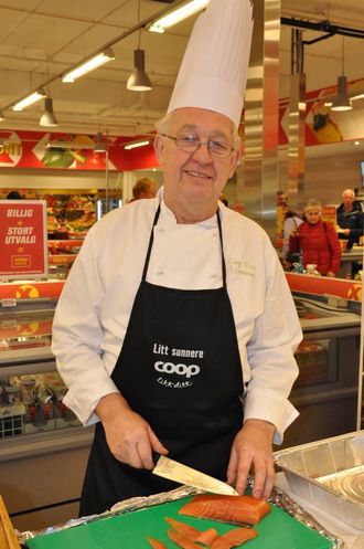 KJENDISKOKK: Steinar Lindstrøm.