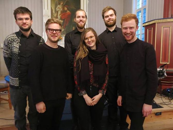 FLINKE: Dei flinke musikarane og lydmann var Sondre Feratd, Martin Johannessen, Martin Ulltang, Ester Lorentzen, Håkon Auli og Runar Netland.