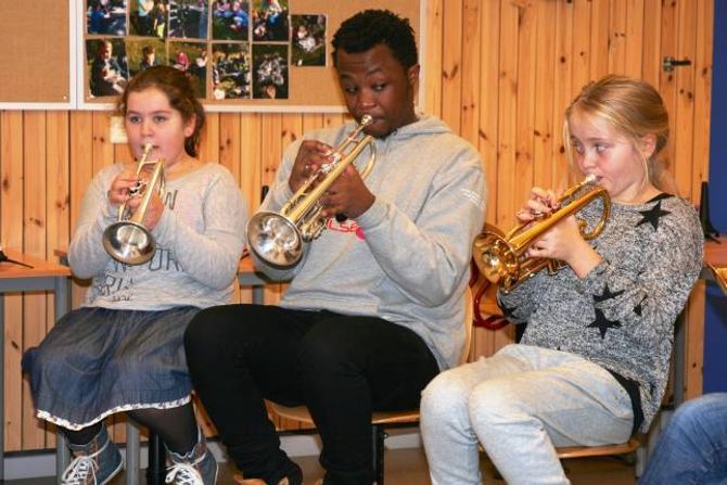 UTAN NOTAR: Korpset gjorde noko dei aldri hadde gjort før då dei spelte utan notar.