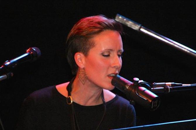 ERSTATTAR: Sissel Vera Pettersen kom til Noreg for å spela saman med Terje Isungset.