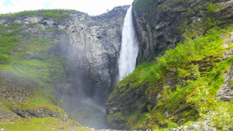 VETTISFOSSEN: Nord-Europa sitt høgaste fossefall i fritt fall på 275 meter.