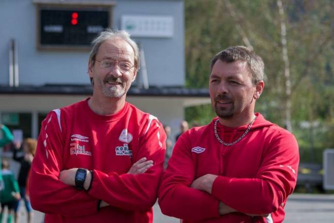 ARRANGØRAR: "Fair play-generalen" Kjell Inge Sanden (t.v.) og primus motor bak turneringa, Jan Tore Stølen.