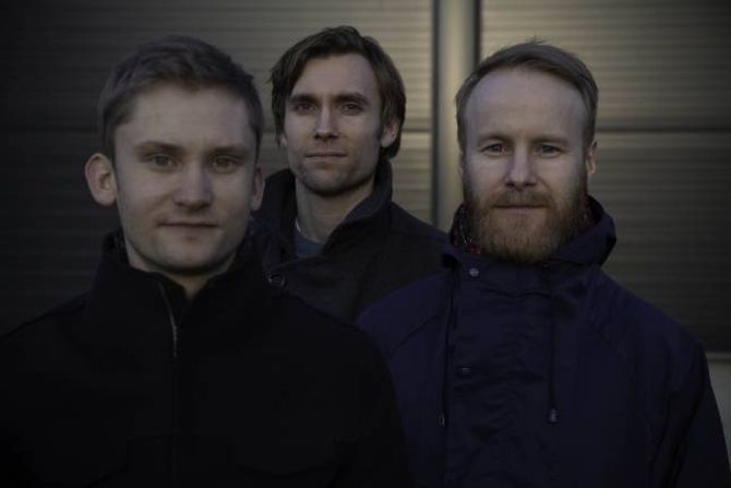 SAMARBEID: Erlend Apneseth Trio består av Erlend Apneseth (f.v), Stephan Meidell og Øyvind-Hegg Lunde. Det kjem med ny plate i 2016. Foto Oddleiv Apneseth