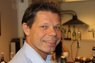 TREND: Kjell Tore Grøthe er dagleg leiar i Kort&Godt i Lærdal, og merkar den aukande interessa for lokal mat.