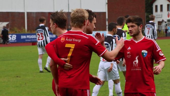 GOD START: Preben Strypet gav heimelaget leiinga i det 11. minutt, tett etterfulgt av ei scoring frå Truls Hovland.