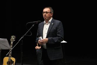 IVARETA: Ordførar Arild Ingar Lægreid sa på vegne av kommunen at dei skal gjera sitt beste for å ivareta dei eldre.