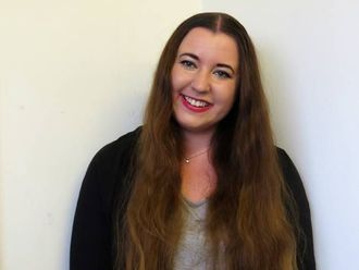 OPPLÆRING PÅ NORSK: Etter å ha studert journalistikk i England, synest Camilla Skjær Brugrand det gjer godt med opplæring på norsk.