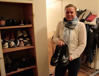 GOD KONTAKT: Frøydis Helland har god kontakt med den syriske familien, og fortalde dei om innsamlingsaksjonen til borna. Arkiv