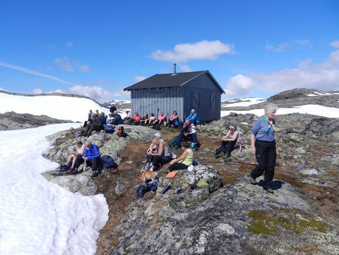 FRÅ EIN AV DEI MANGE TURANE: Stor oppslutnad på dei aller fleste turar.