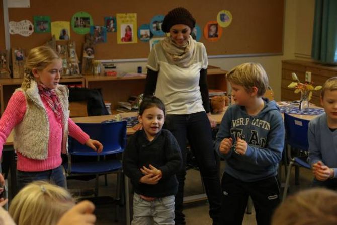 INKLUDERANDE: Rodrina (3) fekk sjølv oppleve kor inkluderande elevane i 3. og 4. klasse ved Ljøsne skule er.