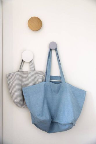 BERENETT: Det store berenettet er inspirert av Ikea, og er praktisk for å få med seg mykje på ein gong.