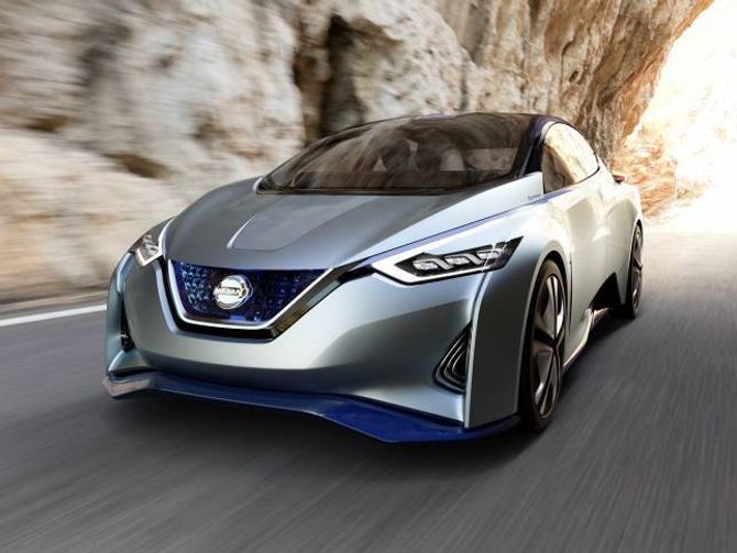 ELBIL: Nissan IDS er ein konseptbil som kan køyre autonomt. Nissan lover å ha autonome bilar i produksjon innan 2020.