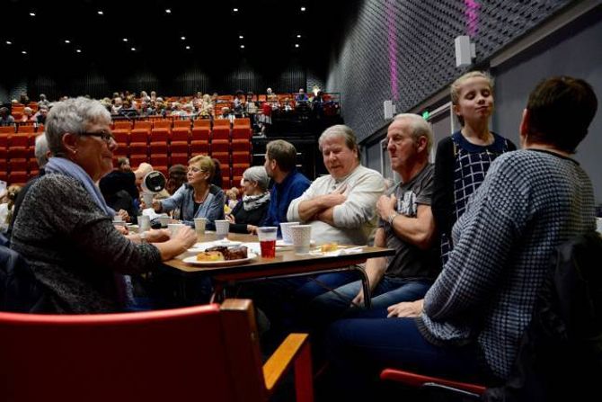 HEIAGJENG: Fremst i biletet er Gretha Furseth (f.v), Bjarne Øren, Monrad Moen, Ida Furseth Moen og Marit Moen.