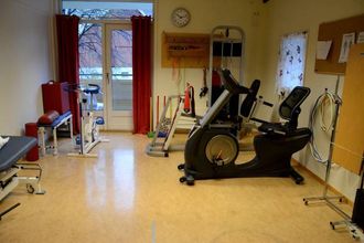 TRENING: Her kan pasientane styra som dei vil, med hjelp frå fysioterapeut eller ergoterapeut.