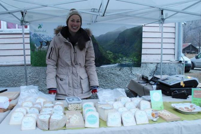 GOD STEMNING: Margrete synes stemninga på marknaden var veldig fin og kunne tenkt seg å få tid til å sjå seg meir omkring i dei ulike bodene.