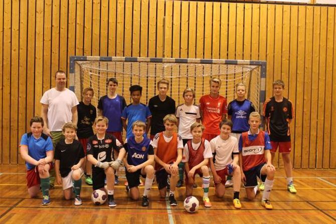 JOTUN: Desse har trent hardt til futsal turneringa.