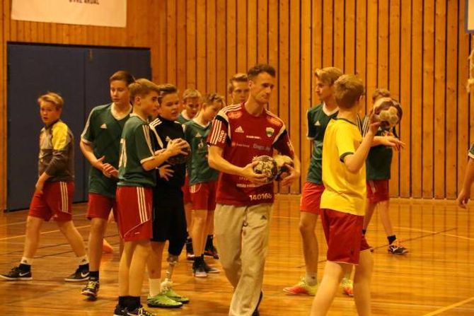 MASTE: Gutane hadde tidlegare hatt Olafur Sveinsson som trenar og maste og maste til han sa ja til å trene dei.