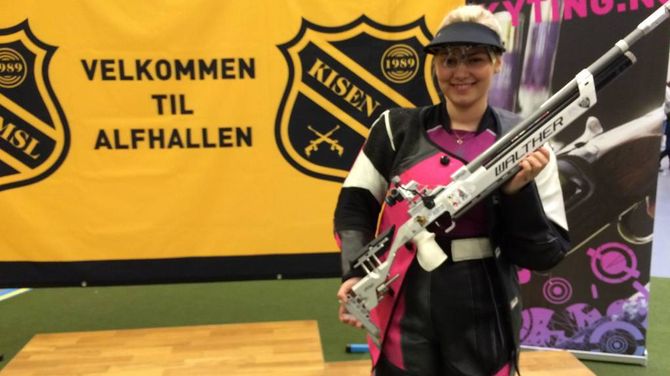 MEISTER: Helene Johansen Vikøren starta 2015 med eit brak. I februar sette ho ny pers. I mars vart på norgesmeister.