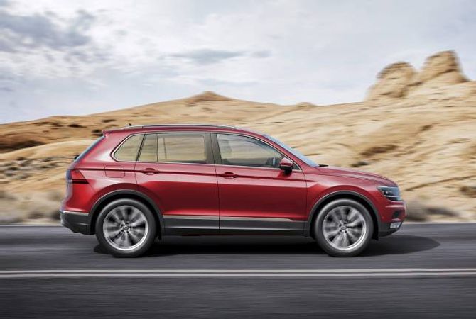 FOLKELEG: Ein heilt ny Volkswagen Tiguan er på trappene i 2016. Bilen kjem også i ein lang versjon og som ladbar hybrid. Bilen deler mykje av teknologien med Skodas nye SUV, endå ein bil som blir lansert i 2016.