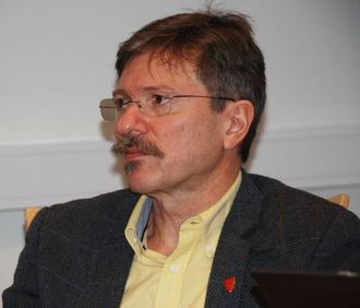 KREVJANDE: Rådmann Alf Olsen jr. understreka kor viktig det er å integrere på ein skikkeleg måte.