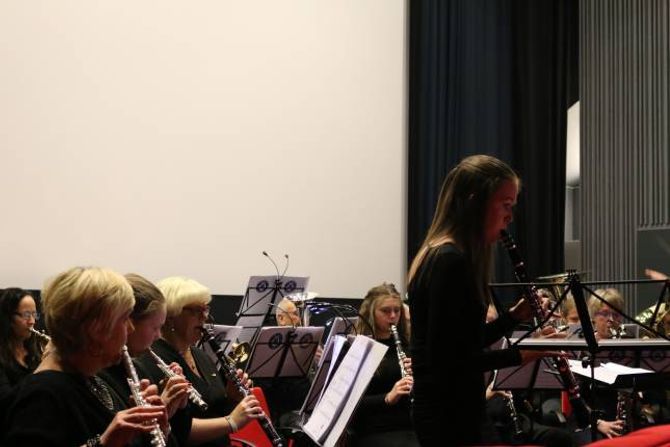 KLARINETTPOLKA: Hilde Horpen framførte ein fin polka.