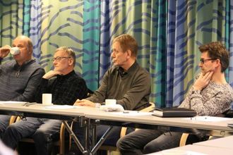 OMDØMME: Erling Eggum (nr. to f.h.) seier ei oppgradering er viktig for omdømmet til Årdal.