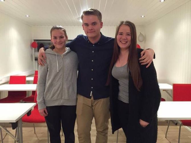 STYRET: Det er viktig at dei unge engasjerer seg i politikken, seier det nye styret. Frå venstre sekretær Anna Nesse, leiar Olav Vindedal Erikstad og nestleiar Sara Vie.
