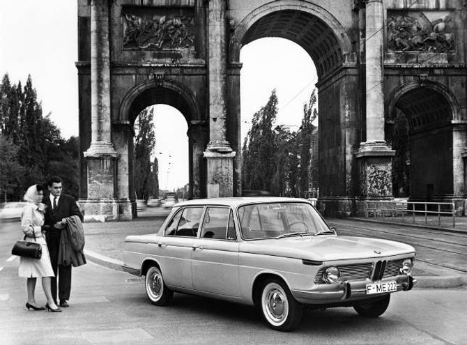 SPORTSSEDAN: 1500-modellen blei lansert i 1961 og gjekk i produksjon året etter. Han er den første i ei lang rekkje sportssedanar frå BMW.
