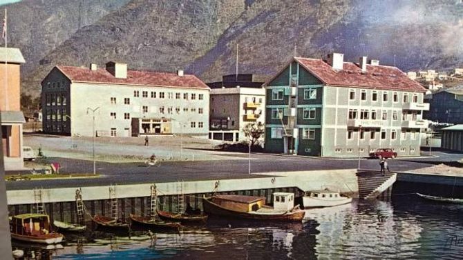 SOLID BYGG: Tangen Pensjonat er eit gamalt bygg som har stått lenge på Årdalstangen, men er i god forfatning.