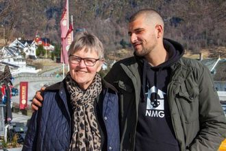 FANN TONEN: Rektor Marta Sofie Vange og Leo Ajkic saman på innspelingsdagen.