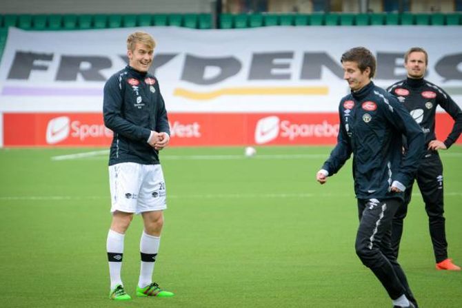 VED GODT MOT: Opseth har verken mista humøret eller kampviljen, sjølv om han er utanfor førsteellevaren i sesongstarten.