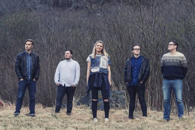 SYSTEM: Årdalsbandet System skal for første gong spela på Jordeplerock i år.