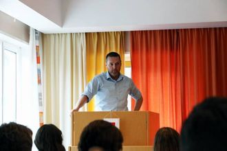 STØTTAR: Kurt Jevnaker (V) støttar forslaget føresett at bussen har ein miljøprofil.