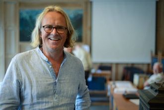 GLAD I DEMOKRATIET: Rasmus Mo frå Sogndal meiner det er viktig at folk nyttar høvet til å gje politikarane råd om korleis det framtidige kommunekartet bør sjå ut.