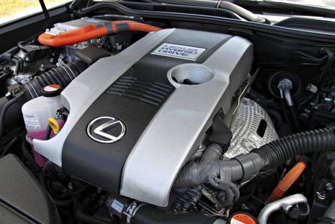 FULLHYBRID: Motoren bruker resirkulert eksosvarme, som skal redusere drivstofforbruk og utslepp.