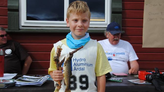 UNGE: Den store utfordringa til Årdal Jeger- og fiskerforening er å få med dei unge. Når dei først blir med, blir det utruleg viktig å lære dei korleis ein skal skjøtte naturen riktig.