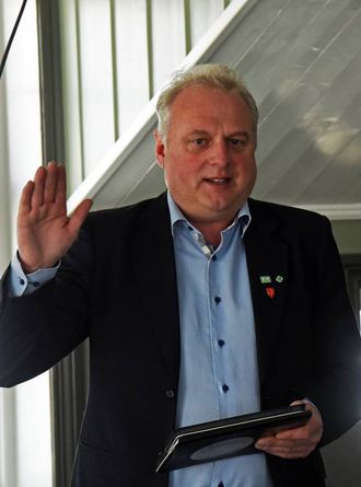 ORIENTERTE: Ordførar i Lærdal, Jan Geir Solheim, sit i arbeidsutvalet og orienterte om status for strekningane i Indre Sogn.
