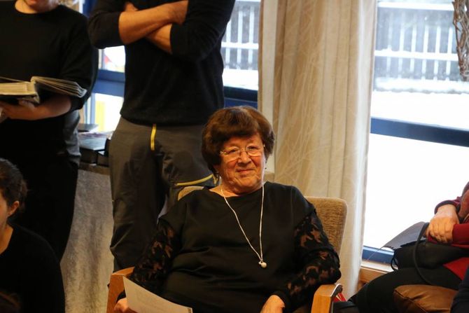 TILBAKE: Signe Lerum var heidersgjest under markeringa, og tilbake i barnehagen ho starta å jobba i for akkurat femti år sidan.