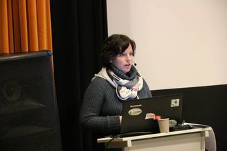 TESTING: Seniorrådgjevar i Mattilsynet Julie E. Grimstad under informasjonsmøtet i januar. Arkiv