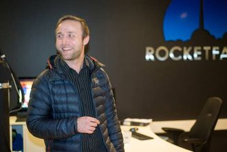 GRÜNDERAND: Halvor Gregusson i Rocketfarm trekker fram evna til å tenke stort som ein suksessfaktor i vesle Sogndal.