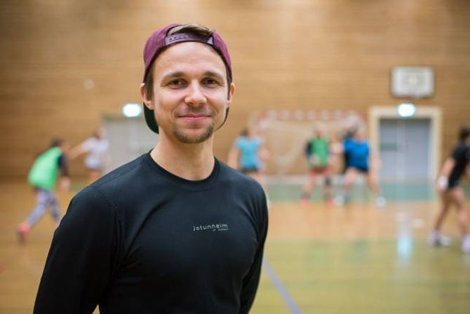 OPTIMIST: Trenar Ole Kristian Gjerstad har tru på at laget skal greie å rykke opp denne sesongen. Først må dei vinne over rivalen Jotun.