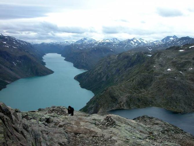 VAKKER NATUR: Rafting-tilbudene befinner seg som oftest i nærheten av storslagen natur, som Besseggen.