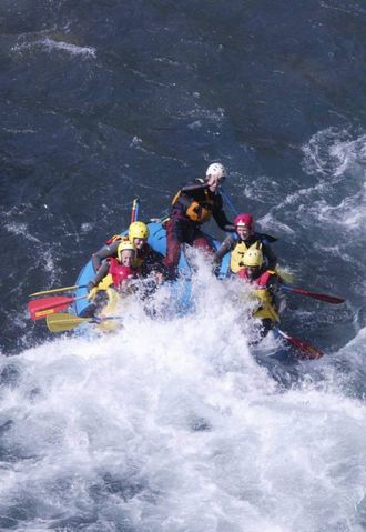 EKSTREMT MORO: Rafting er ekstremsport for hele familien.