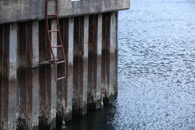 NEDSLITT: 60 år krev sitt, og det synest på kaien, som no skal få ei etterlengta oppgradering.