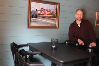FOR BYGDEFOLKET: Det er det innste rommet som blir den nye bygdepuben i Lærdal - her skal dei halda open kvar laurdag.